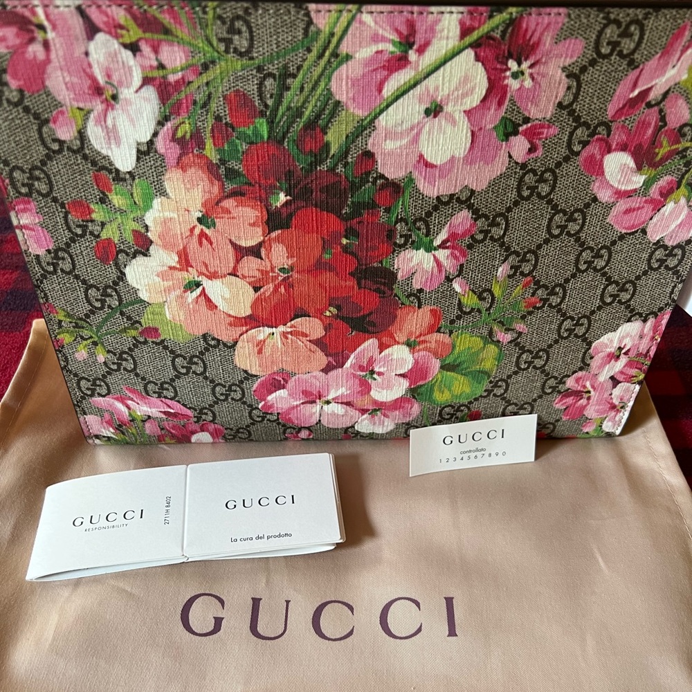 Gucci clutch